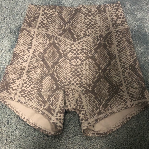 Balance Athletica Ascend Short - Picture 3 of 4